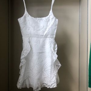 Selfie Leslie White floral dress